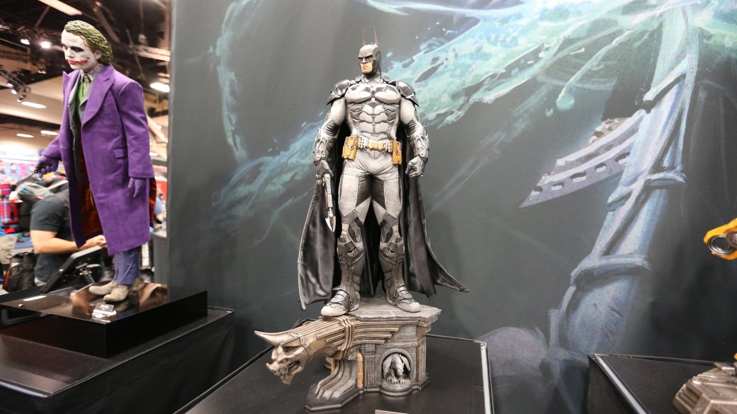 Костюмы, гаджеты и фигурки Бэтмена на Comic-Con 2015 - Изображение 37 Костюмы, гаджеты и фигурки Бэтмена на Comic-Con 2015 - Изображение 37