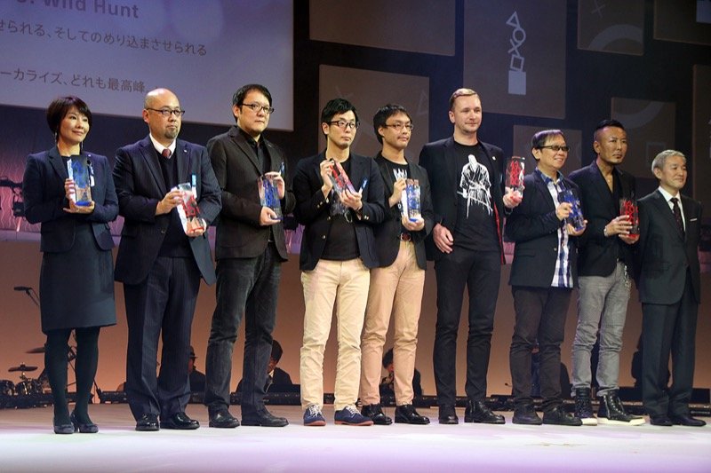 Вместо Кодзимы награды Metal Gear Solid 5 на PS Awards забирал пиарщик - Изображение 1 Вместо Кодзимы награды Metal Gear Solid 5 на PS Awards забирал пиарщик - Изображение 1