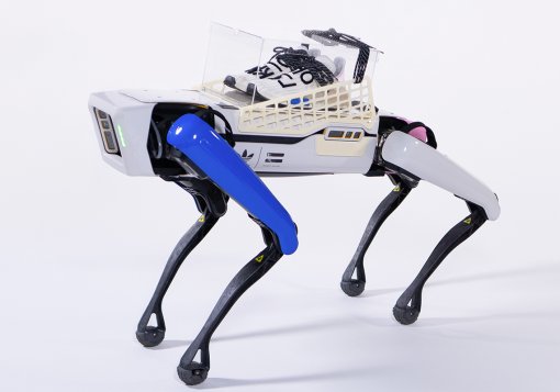 Фаррелл Уильямс и Adidas разослали кроссовки с помощью робота Boston Dynamics