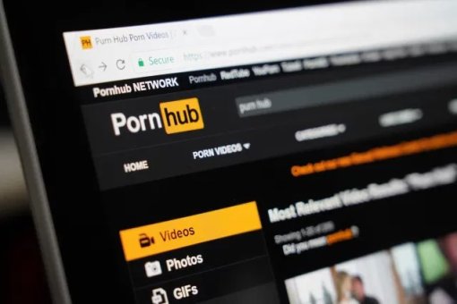 Модераторы PornHub раскрыли обратную сторону порносайта