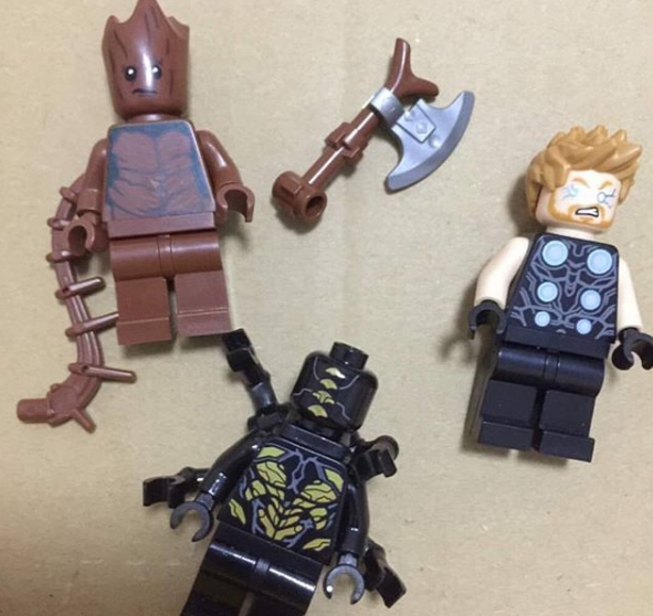 Посмотрите на новое оружие Тора в «Войне бесконечности». Благодарим фигурки LEGO!. - Изображение 2